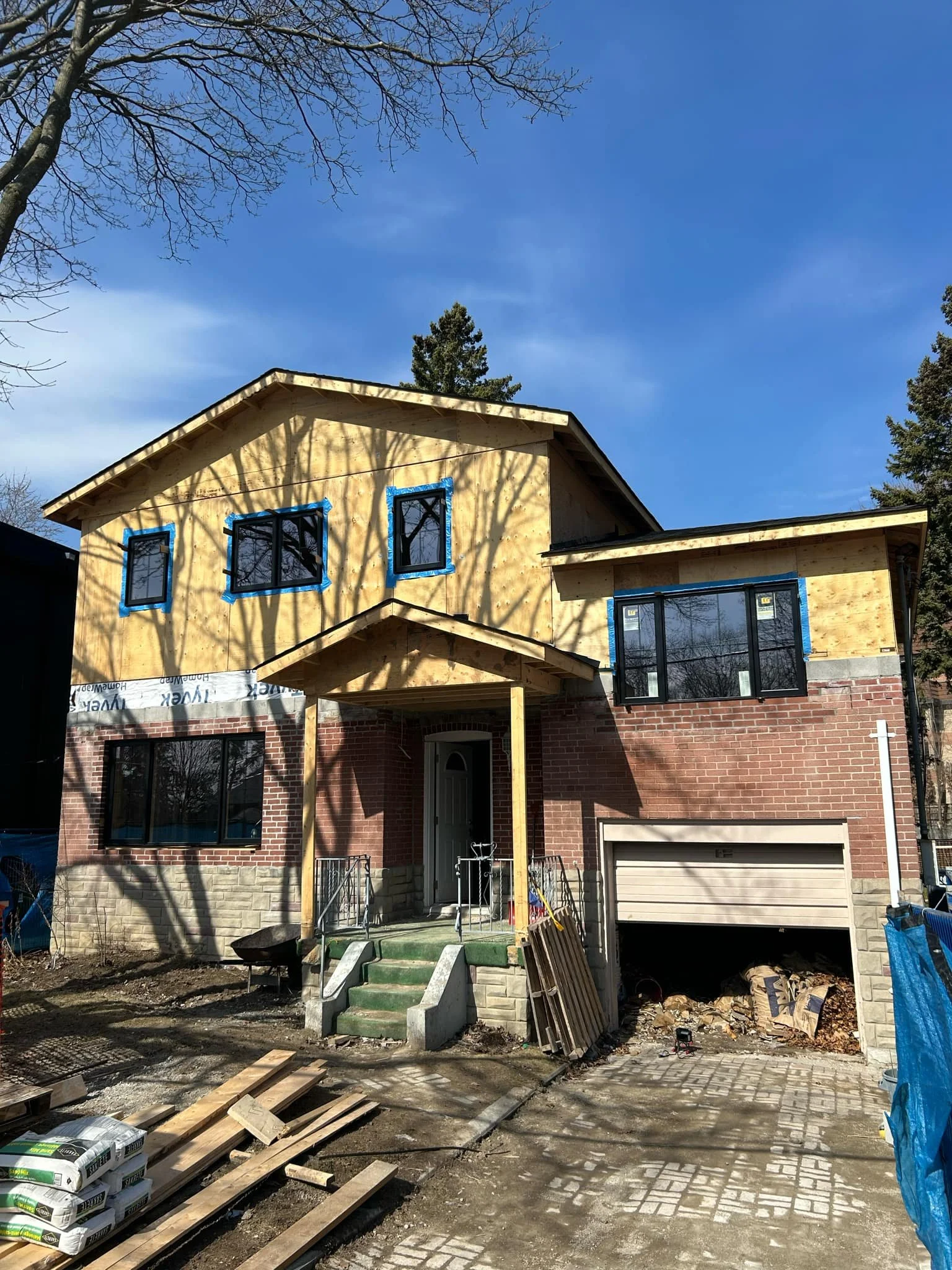 A Familiar Home With Different Dreams: 104 Midland Home Addition