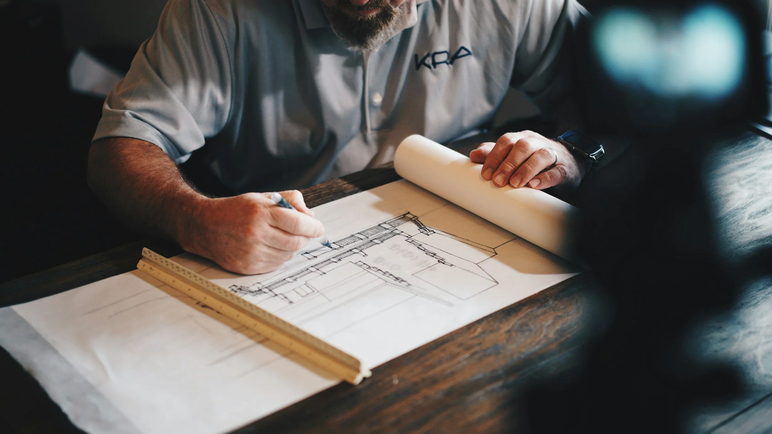 Should You Hire Your Architect or Your Builder First?